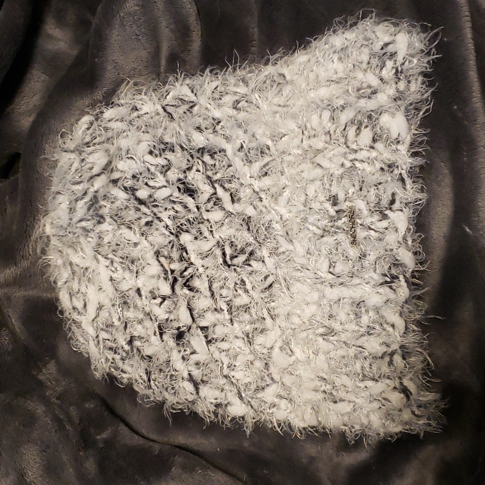 Skechers beanie